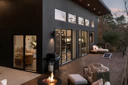 Glass & Gallery House